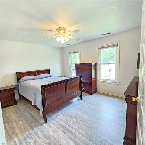 4413 Foxwood PL, Suffolk, VA 23435