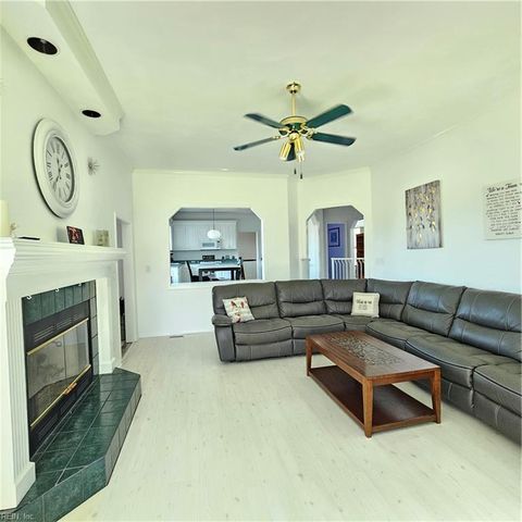 4413 Foxwood PL, Suffolk, VA 23435