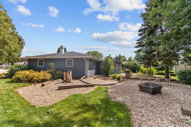 26 BITTERSWEET COURT, Little Chute, WI 54140