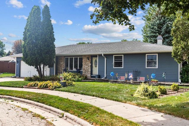 26 BITTERSWEET COURT, Little Chute, WI 54140