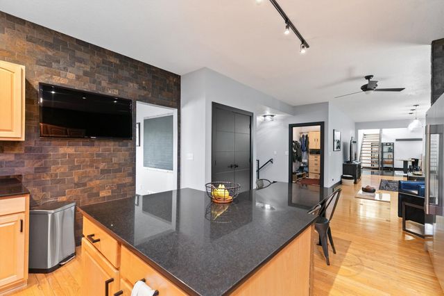 15160 New York Circle, Clive, IA 50325
