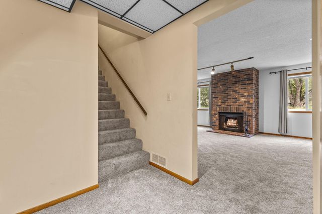 4212 Desoto Street, Vadnais Heights, MN 55127