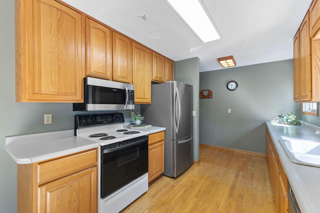 4212 Desoto Street, Vadnais Heights, MN 55127 — photo 5