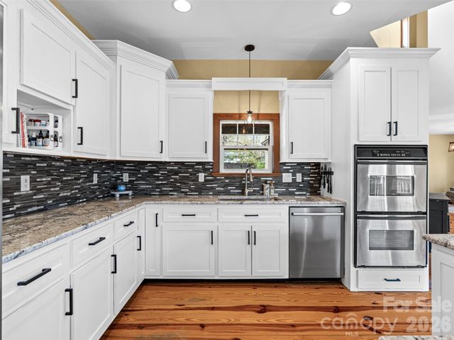 6 Jackson Cove Road, Leicester, NC 28748