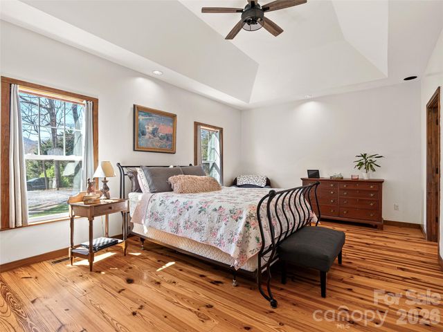 6 Jackson Cove Road, Leicester, NC 28748