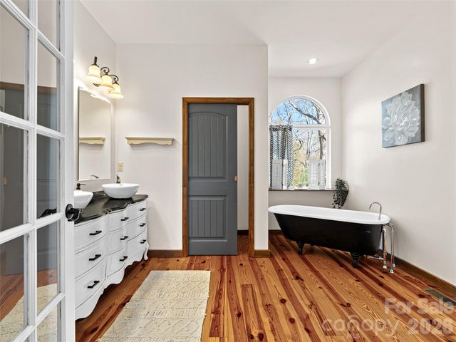 6 Jackson Cove Road, Leicester, NC 28748