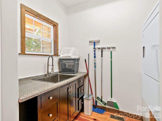 6 Jackson Cove Road, Leicester, NC 28748