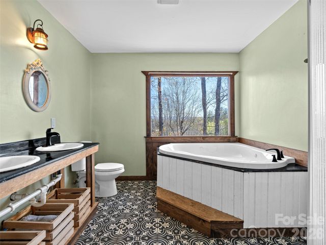6 Jackson Cove Road, Leicester, NC 28748