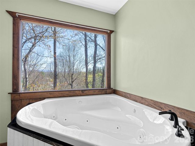 6 Jackson Cove Road, Leicester, NC 28748