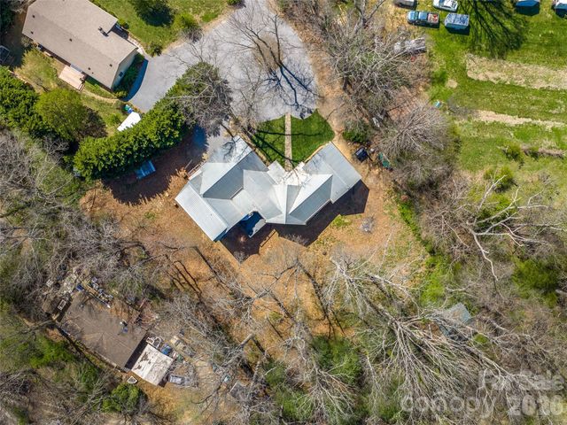 6 Jackson Cove Road, Leicester, NC 28748