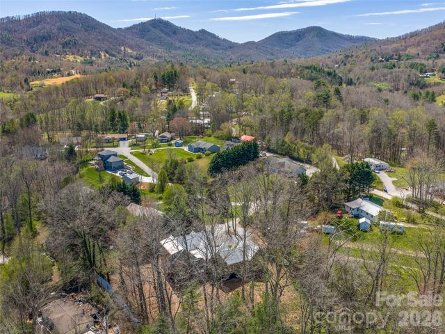 6 Jackson Cove Road, Leicester, NC 28748