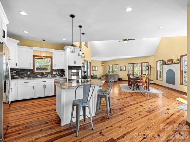6 Jackson Cove Road, Leicester, NC 28748