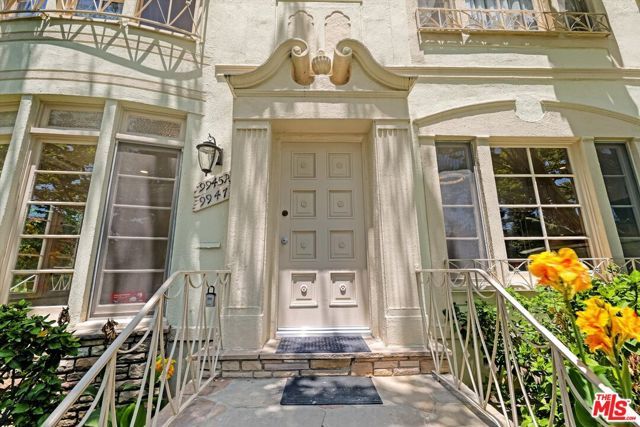 9945 Robbins Drive 102, Beverly Hills, CA 90212