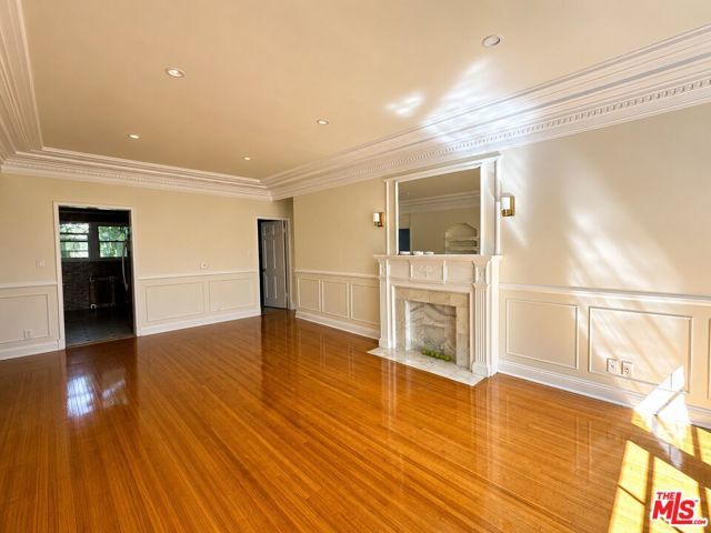 9945 Robbins Drive 102, Beverly Hills, CA 90212