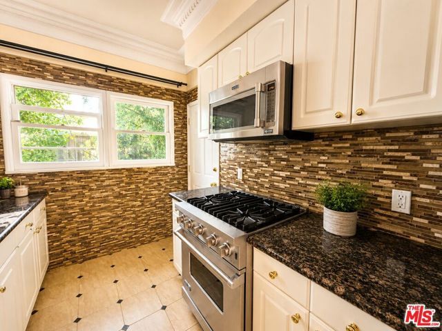 9945 Robbins Drive 102, Beverly Hills, CA 90212