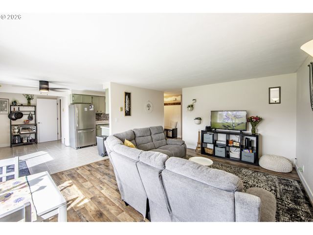 1121 CEDAR Pl, Creswell, OR 97426