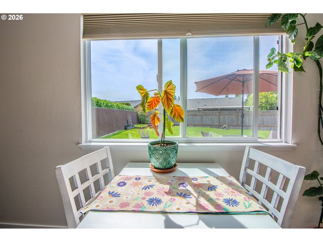 1121 CEDAR Pl, Creswell, OR 97426