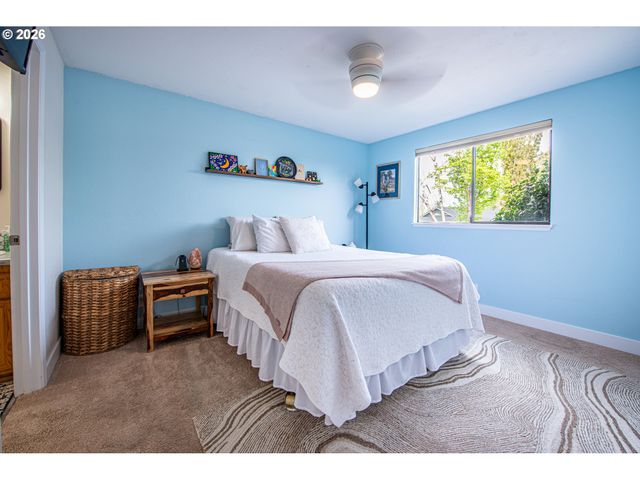 1121 CEDAR Pl, Creswell, OR 97426