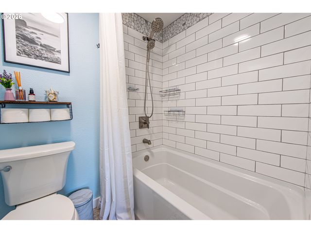 1121 CEDAR Pl, Creswell, OR 97426