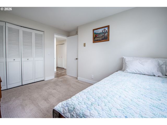 1121 CEDAR Pl, Creswell, OR 97426