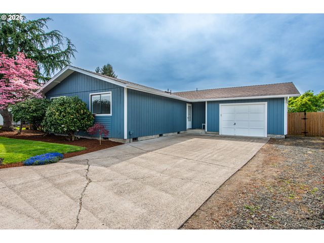 1121 CEDAR Pl, Creswell, OR 97426