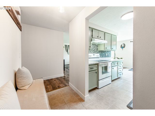 1121 CEDAR Pl, Creswell, OR 97426