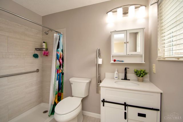 5927 Castlewood Crossing, Miami Twp, OH 45150