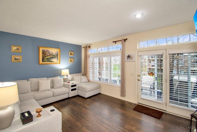 5927 Castlewood Crossing, Miami Twp, OH 45150