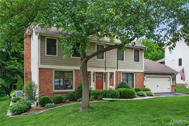 12143 Bent Brook Road, Des Peres, MO 63122
