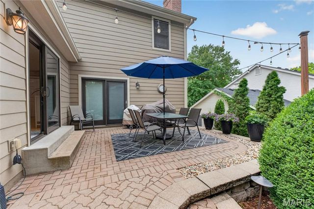 12143 Bent Brook Road, Des Peres, MO 63122