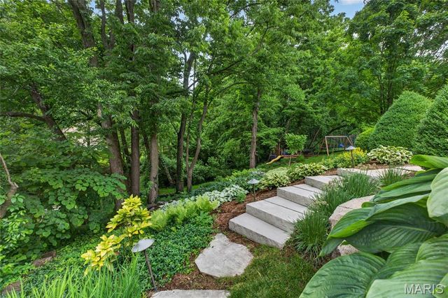 12143 Bent Brook Road, Des Peres, MO 63122
