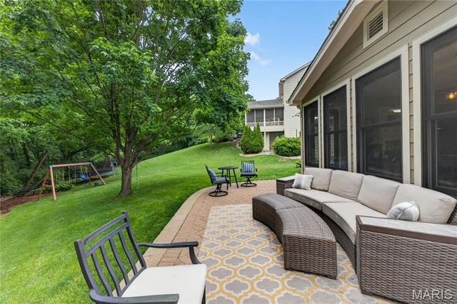 12143 Bent Brook Road, Des Peres, MO 63122