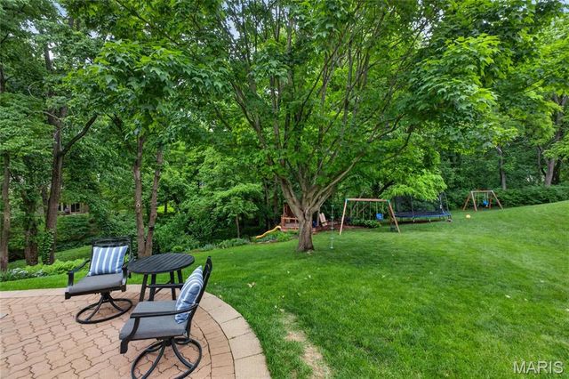 12143 Bent Brook Road, Des Peres, MO 63122