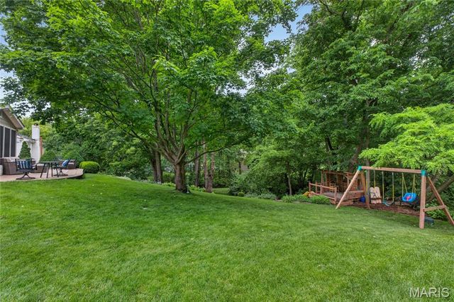 12143 Bent Brook Road, Des Peres, MO 63122
