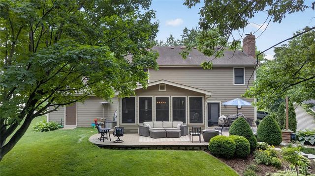 12143 Bent Brook Road, Des Peres, MO 63122