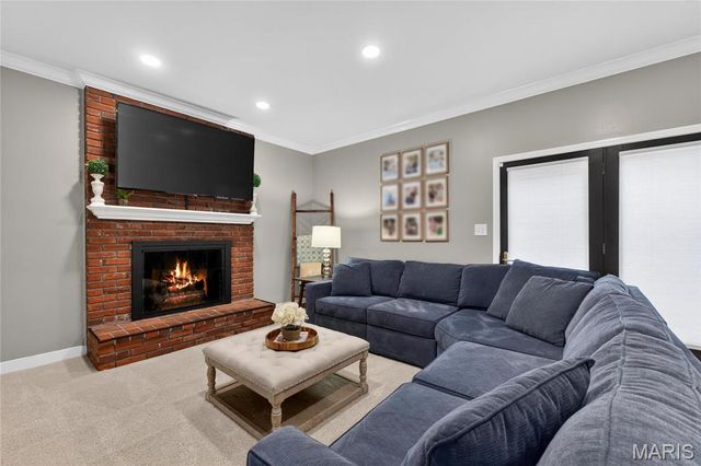 12143 Bent Brook Road, Des Peres, MO 63122