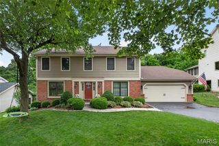 12143 Bent Brook Road, Des Peres, MO 63122