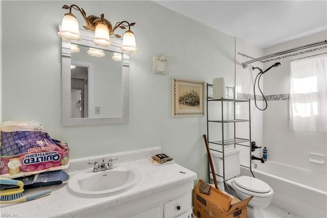 2913 Guther PL, Virginia Beach, VA 23453