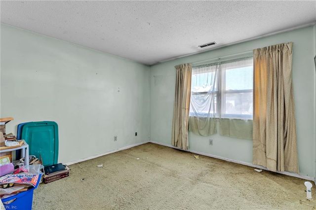 2913 Guther PL, Virginia Beach, VA 23453