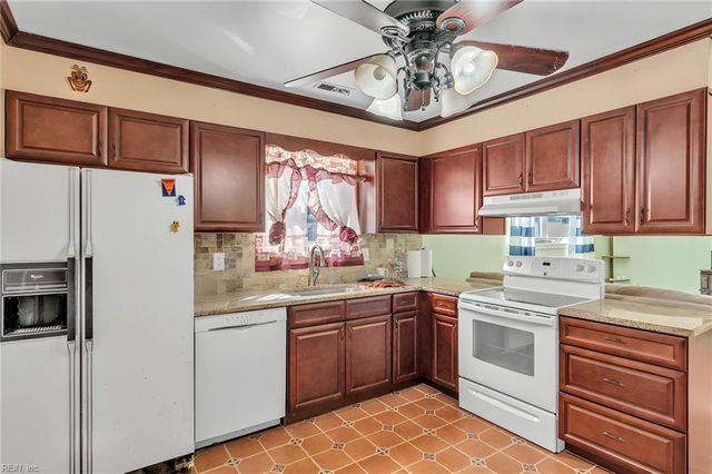 2913 Guther PL, Virginia Beach, VA 23453