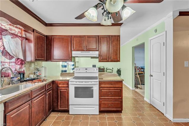 2913 Guther PL, Virginia Beach, VA 23453