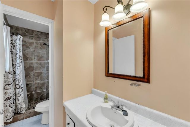 2913 Guther PL, Virginia Beach, VA 23453