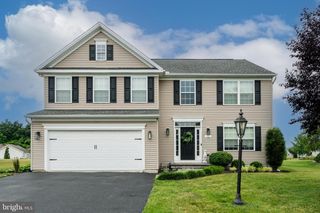 72 BATTALION LN, Gettysburg, PA 17325