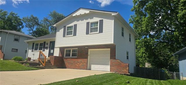 6400 W 73rd Terrace, Overland Park, KS 66204