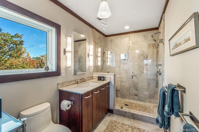 40 Park Way, Sea Cliff, NY 11579