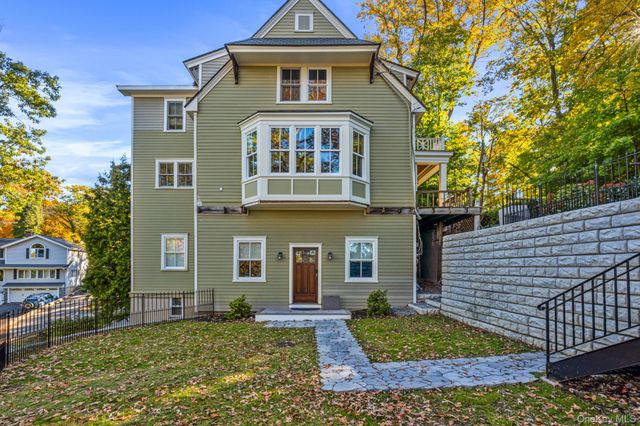 40 Park Way, Sea Cliff, NY 11579