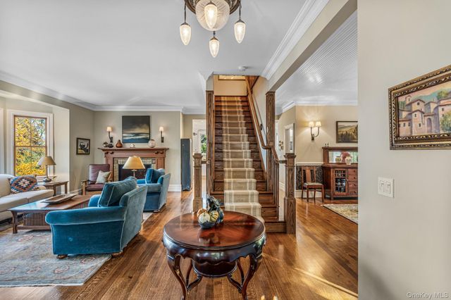 40 Park Way, Sea Cliff, NY 11579