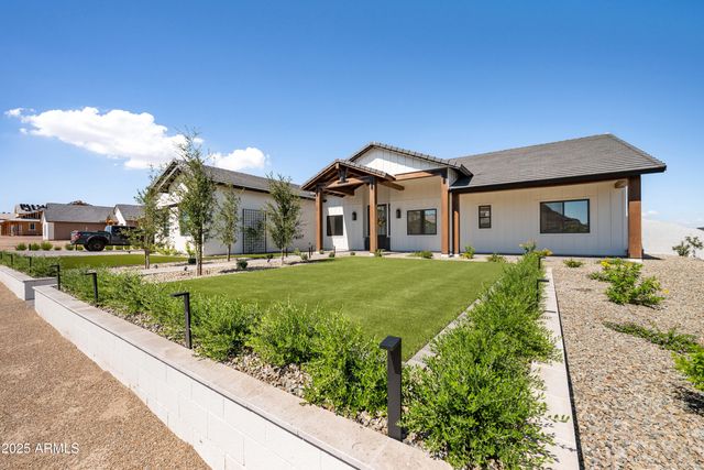 1650 W LUCKY Lane, San Tan Valley, AZ 85144