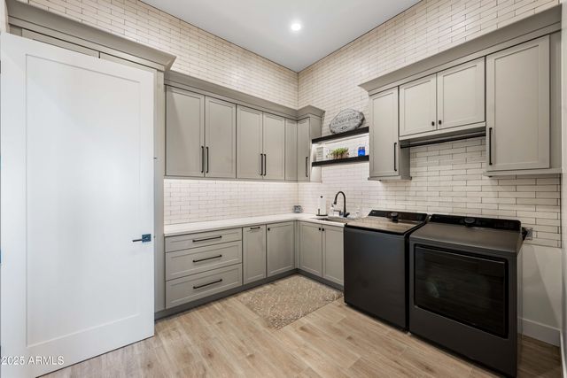 1650 W LUCKY Lane, San Tan Valley, AZ 85144