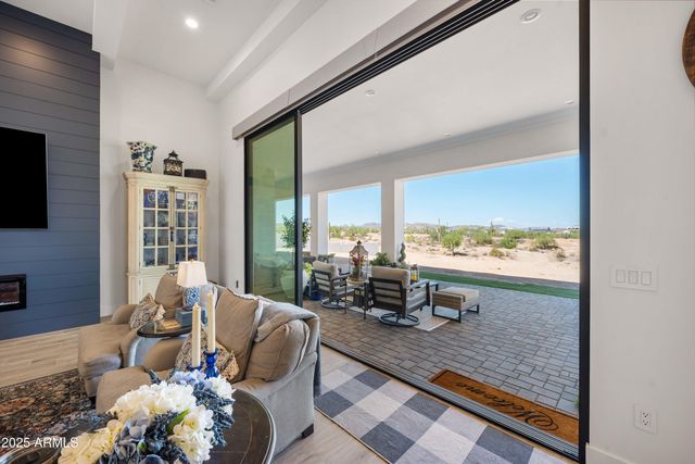 1650 W LUCKY Lane, San Tan Valley, AZ 85144